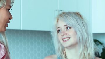 Annie Archer & London River’s Dildo Duet