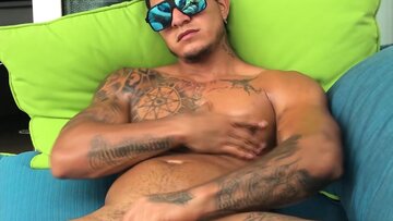 Latino Muscle God Erick’s Cum Show