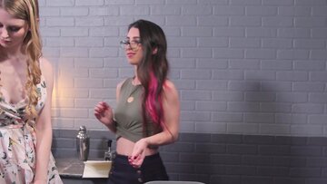 Serena Blair & Bunny Colby Go Deep in Pussy Licking