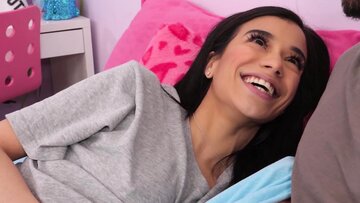 Savannah Sixx’s Hairy Pussy Marked