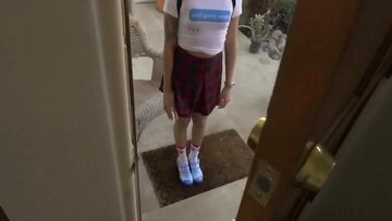 Sadie Pop’s Lush Body Gets Fucked to a Squirting Orgasm