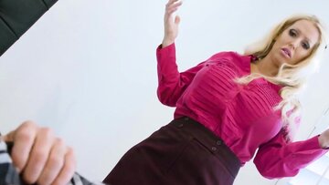 Alura Jenson's fat ass clapped during hard pound