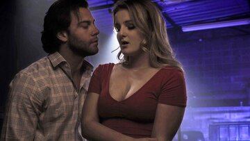 College Cutie Sells First Time