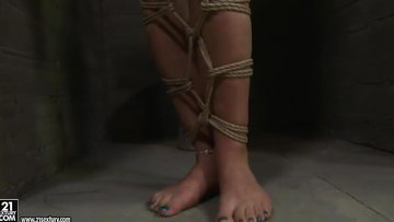 Katy Parkergives some pain to Valerie Follass