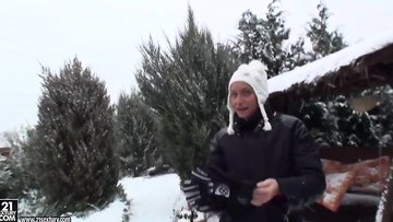 Woman Kathia Nobili loves snow