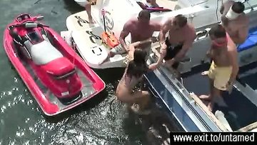 Les teen sex in outside party crowd